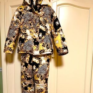 Girls 2 pieces snowsuit set , good condition by European brand Pilguni